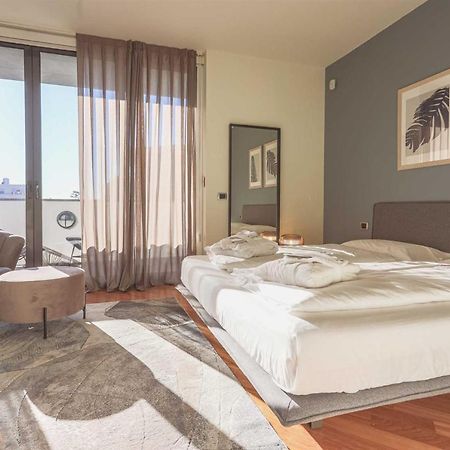 Ar Prestige Penthouse - Soho Apartment Bergamo Luaran gambar