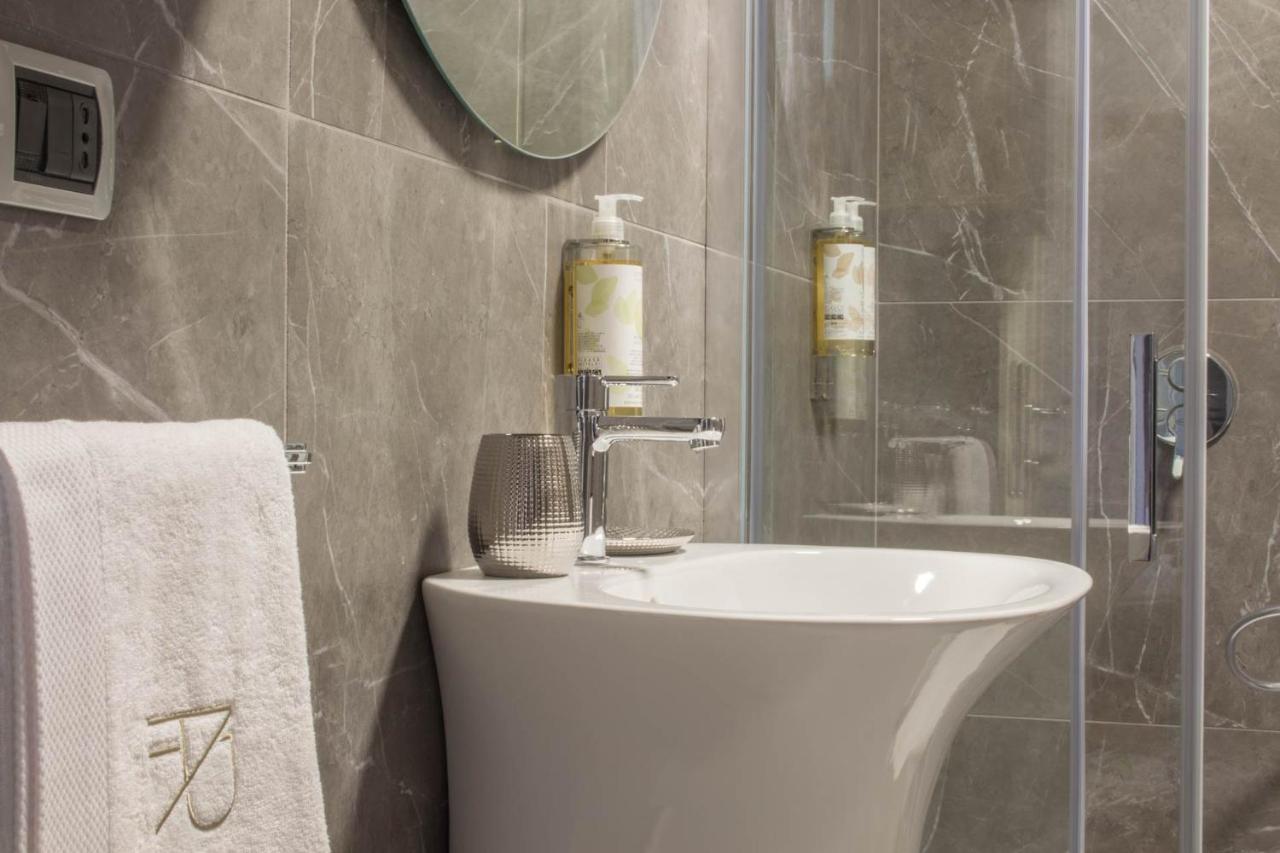Ar Prestige Penthouse - Soho Apartment Bergamo Luaran gambar