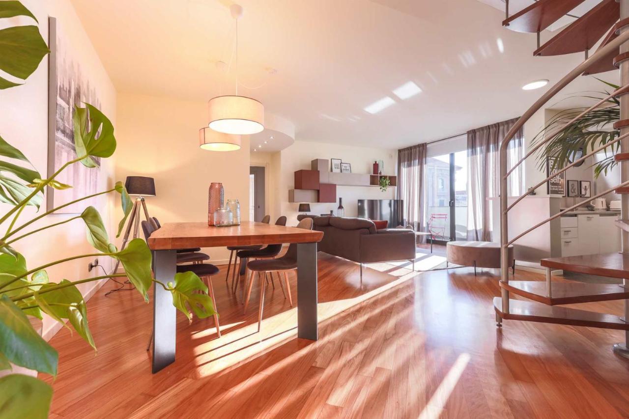 Ar Prestige Penthouse - Soho Apartment Bergamo Luaran gambar
