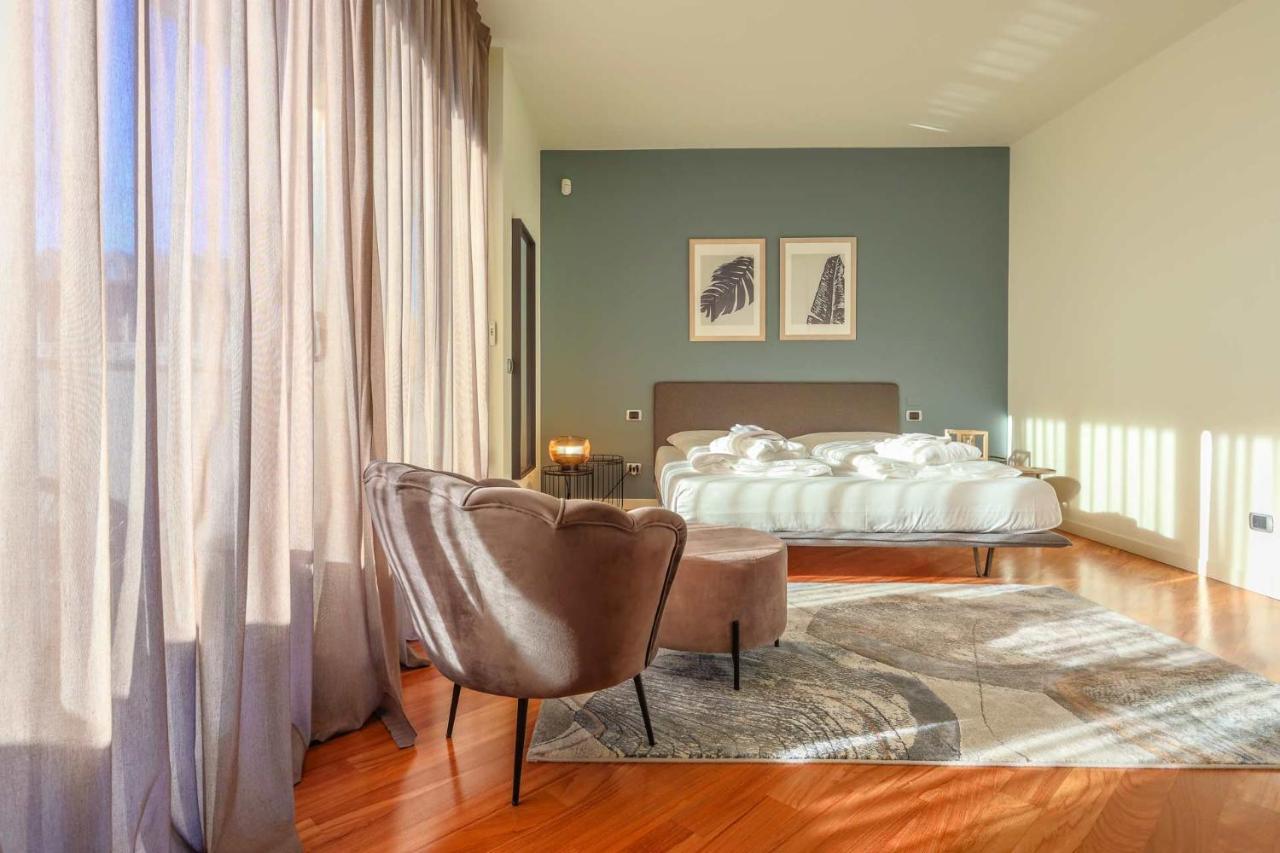 Ar Prestige Penthouse - Soho Apartment Bergamo Luaran gambar